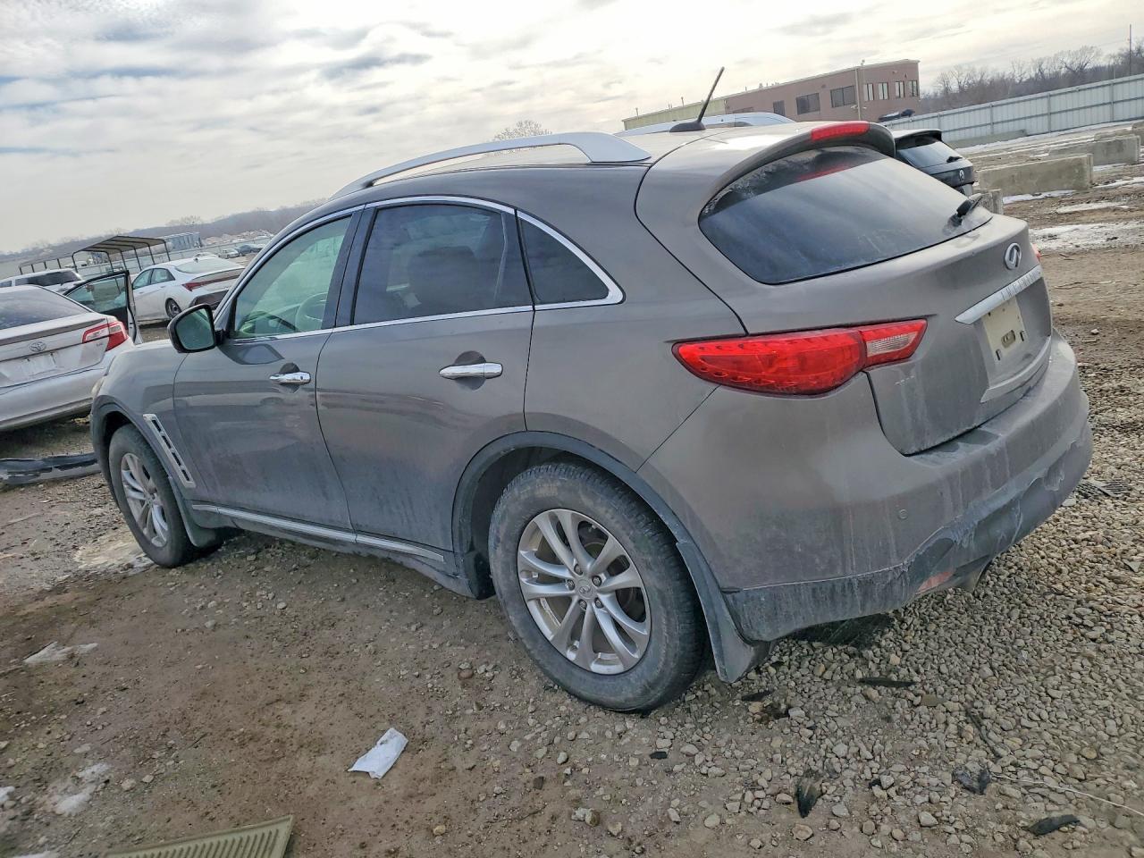 2011 INFINITI FX35
