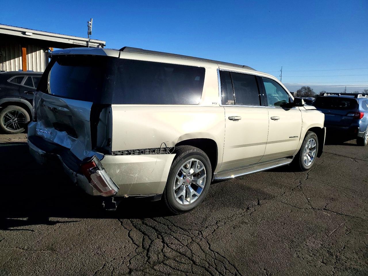 2016 GMC YUKON