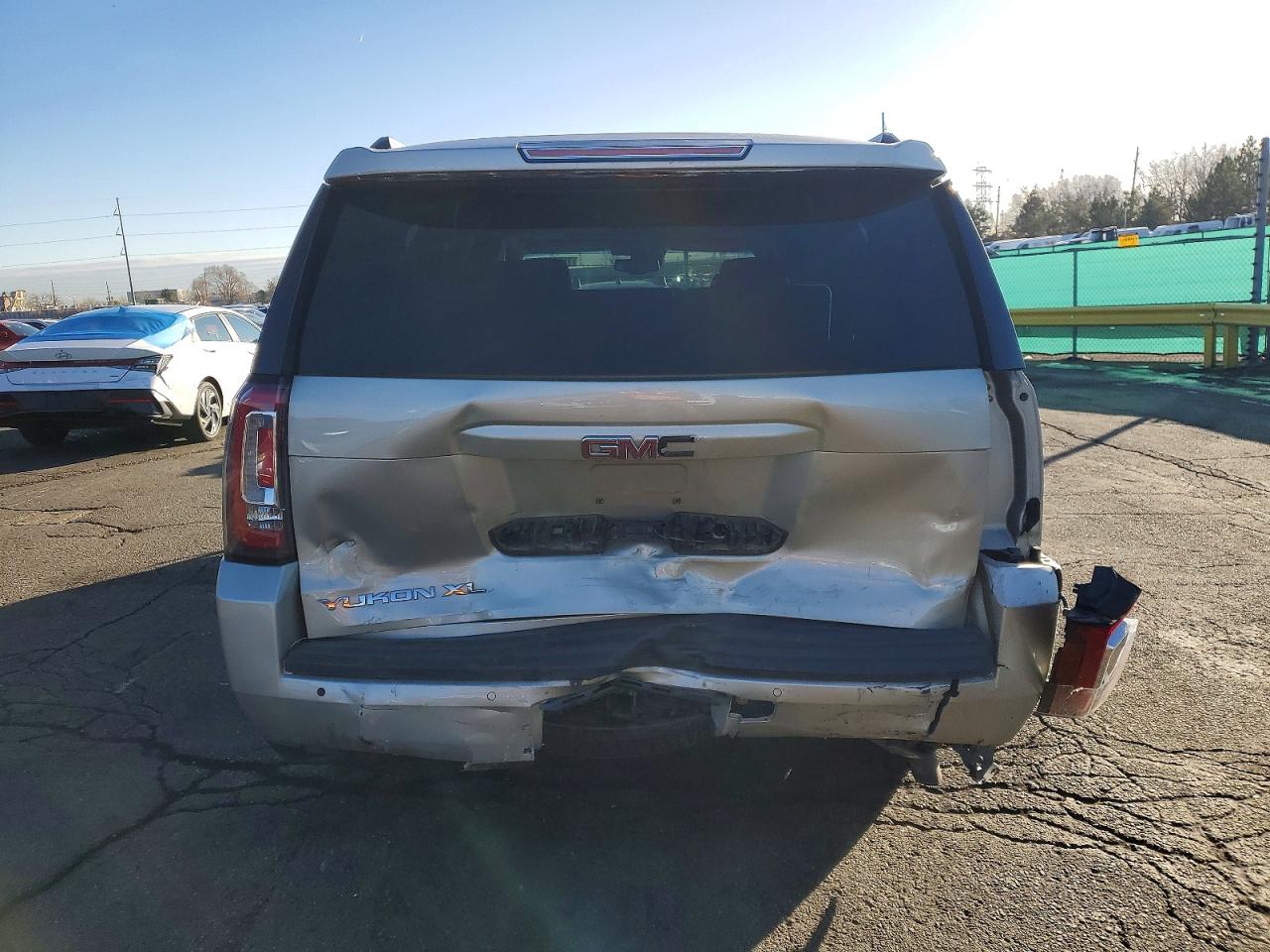 2016 GMC YUKON
