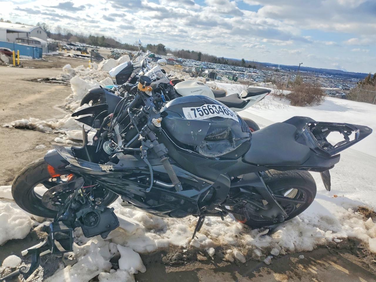 2011 YAMAHA YZF600