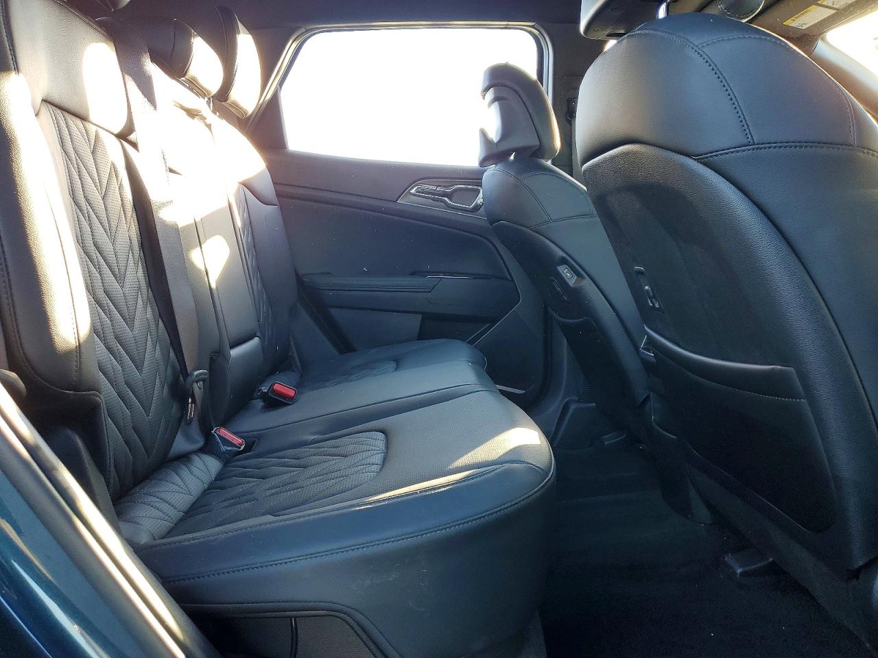 2025 KIA SPORTAGE X