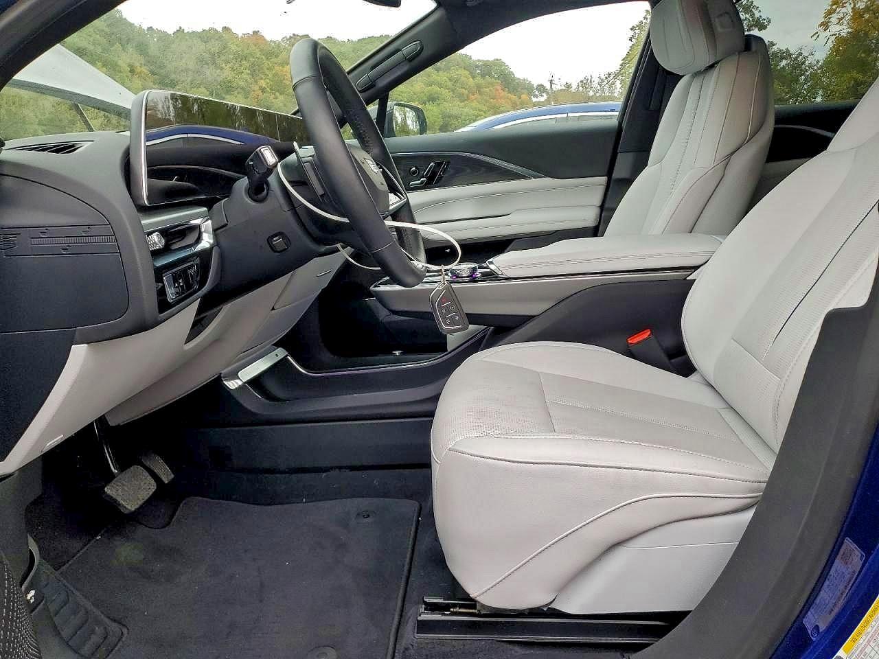 2024 CADILLAC LYRIQ LUXU