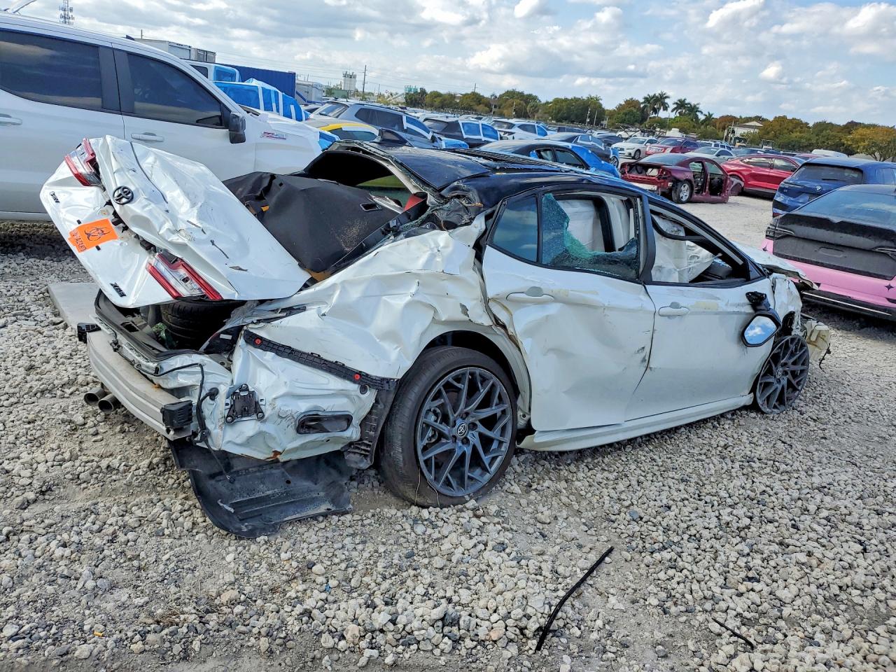 2025 TOYOTA CAMRY