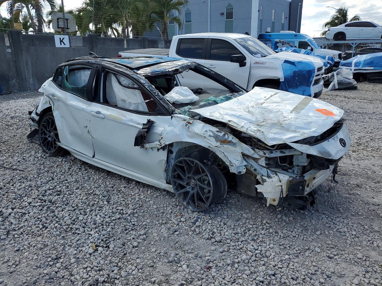 2025 TOYOTA CAMRY