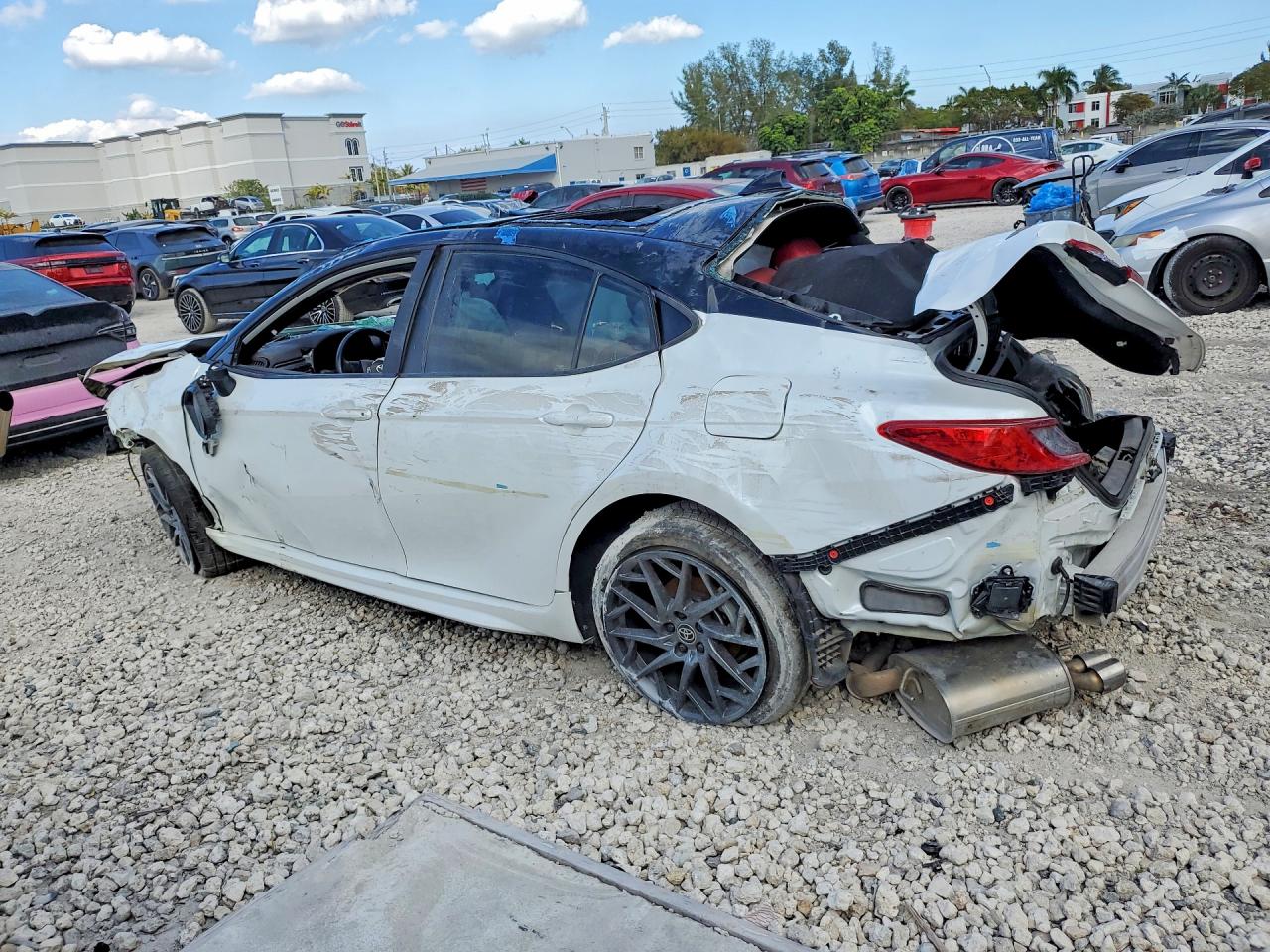 2025 TOYOTA CAMRY