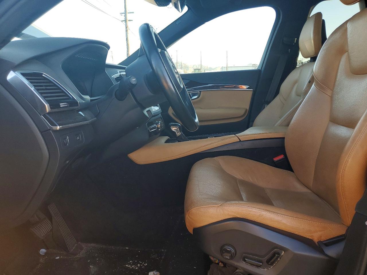 2018 VOLVO XC90