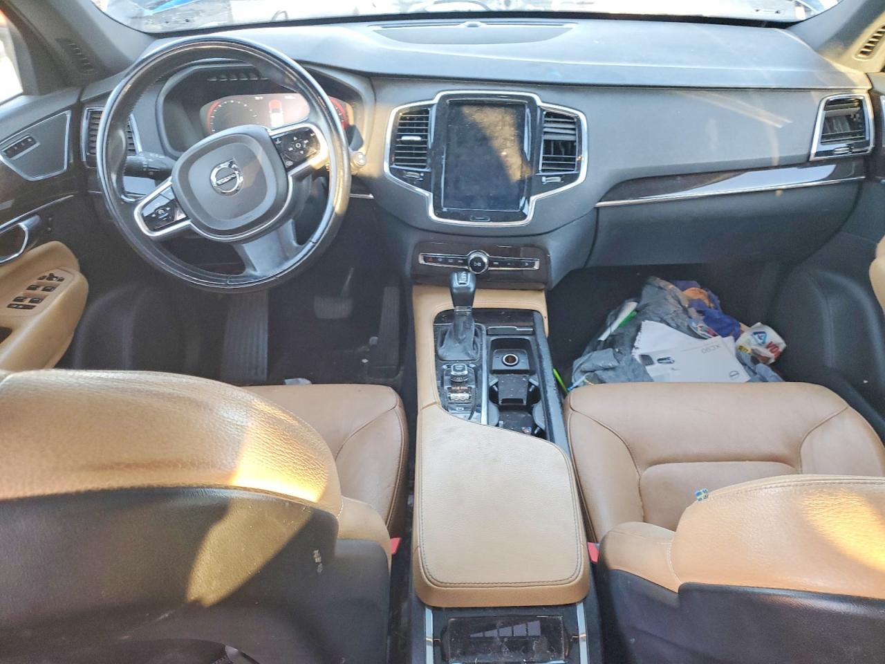 2018 VOLVO XC90