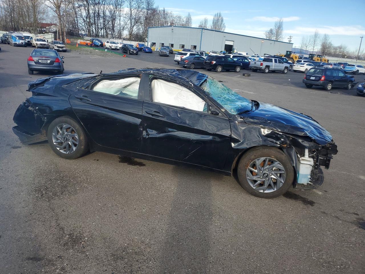 2024 HYUNDAI ELANTRA