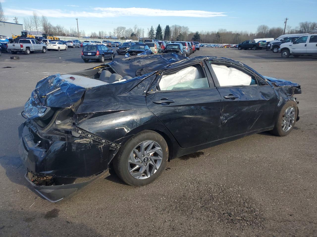 2024 HYUNDAI ELANTRA