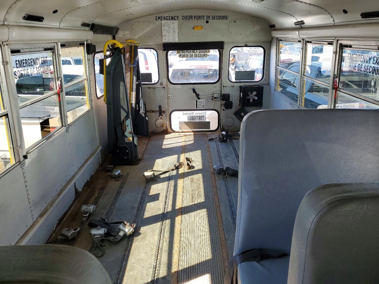2010 THOMAS EXPRESS