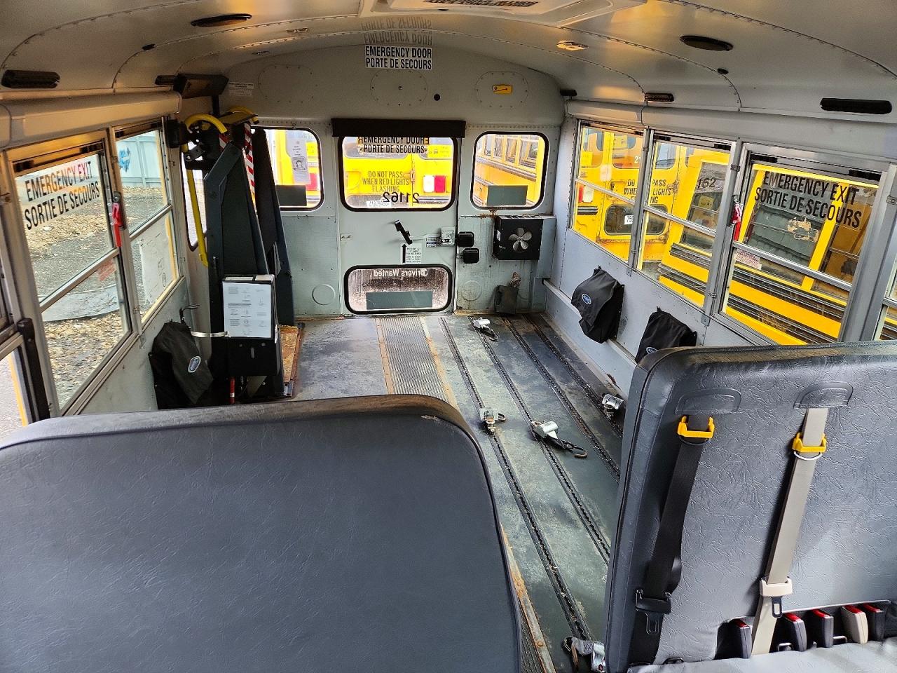 2011 THOMAS EXPRESS