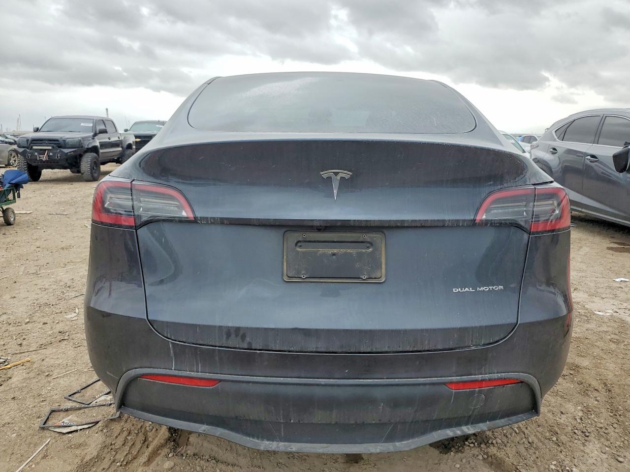 2024 TESLA MODEL Y