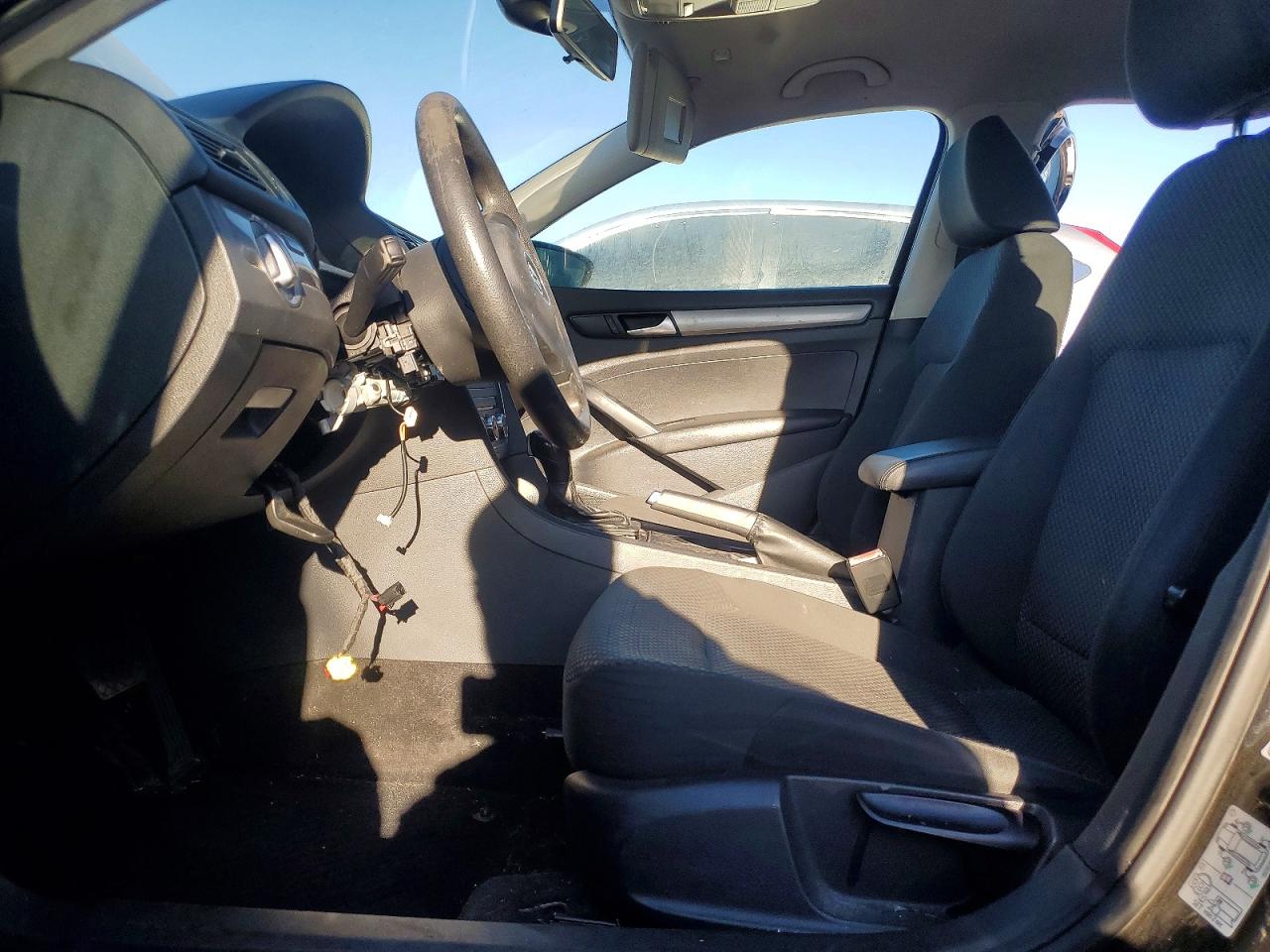 2012 VOLKSWAGEN PASSAT