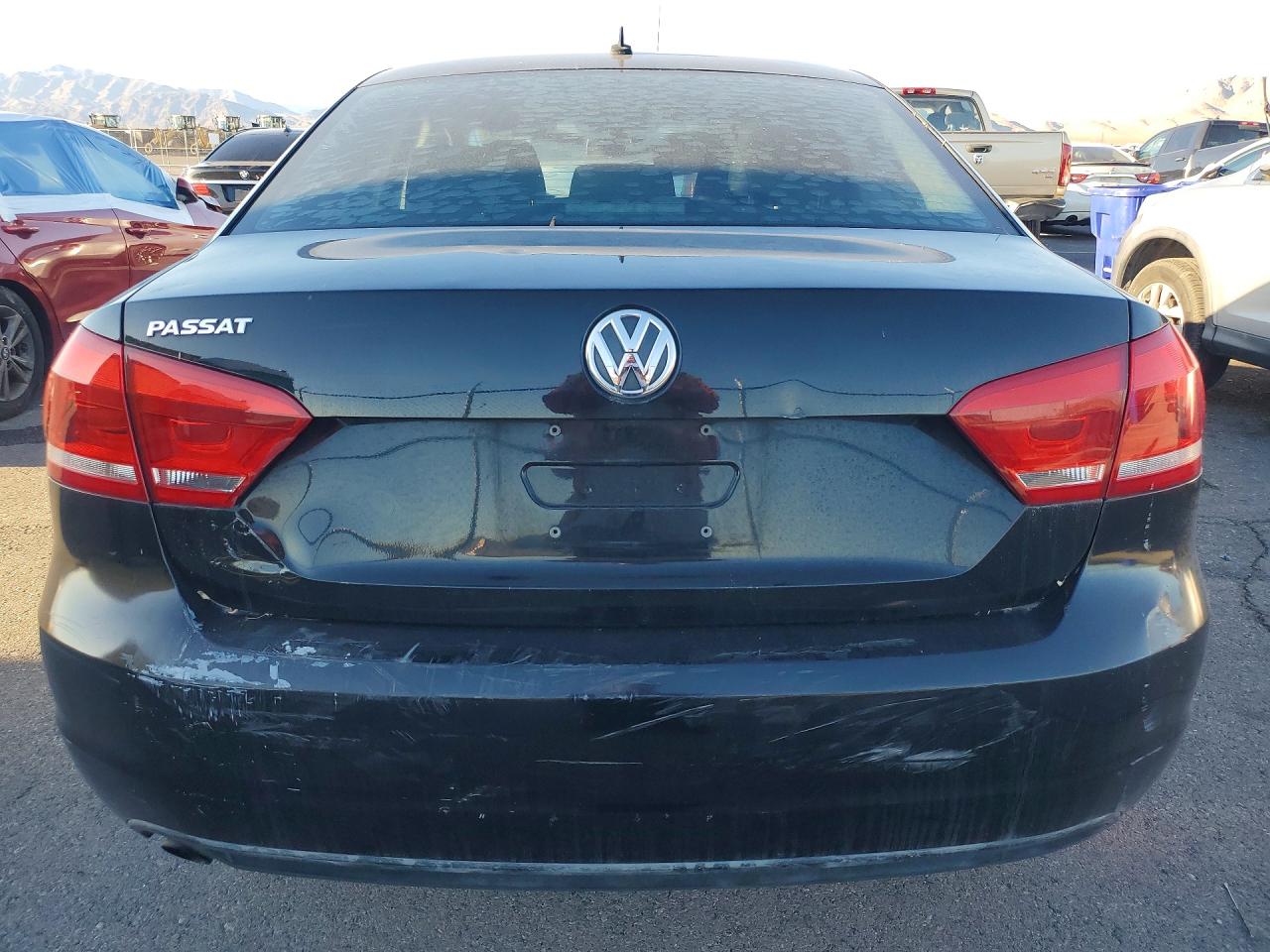 2012 VOLKSWAGEN PASSAT