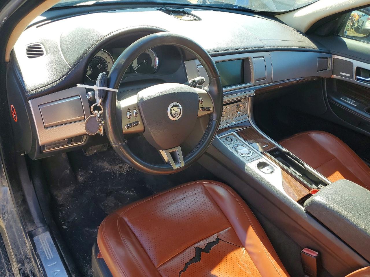 2010 JAGUAR XF