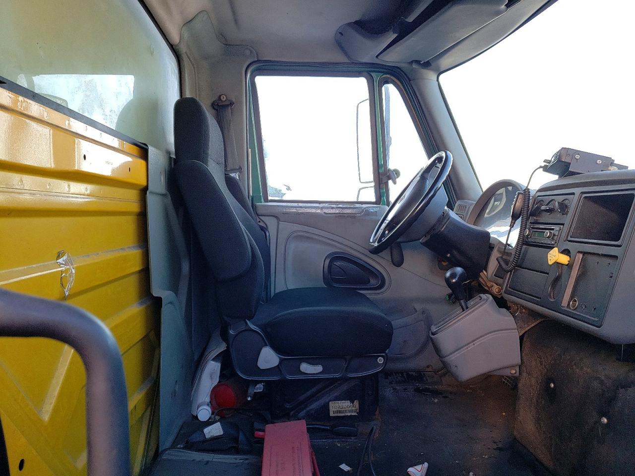 2006 INTERNATIONAL 4000 SERIE