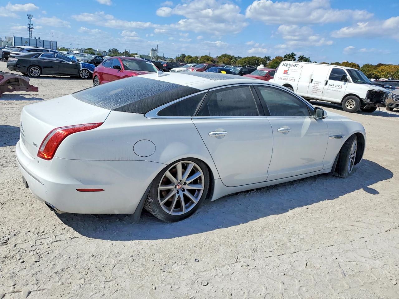 2014 JAGUAR XJ