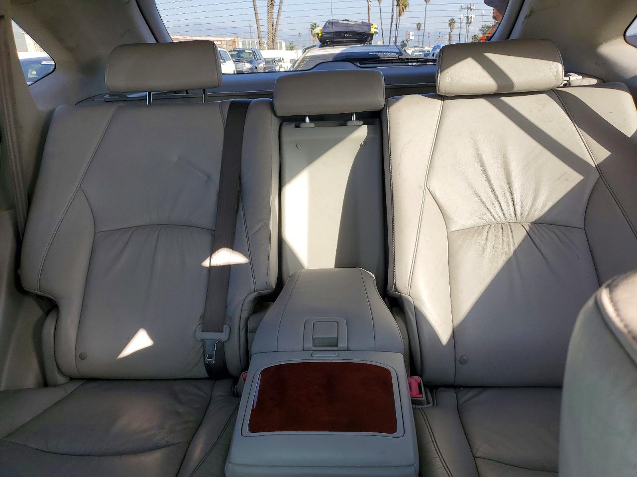 2005 LEXUS RX330