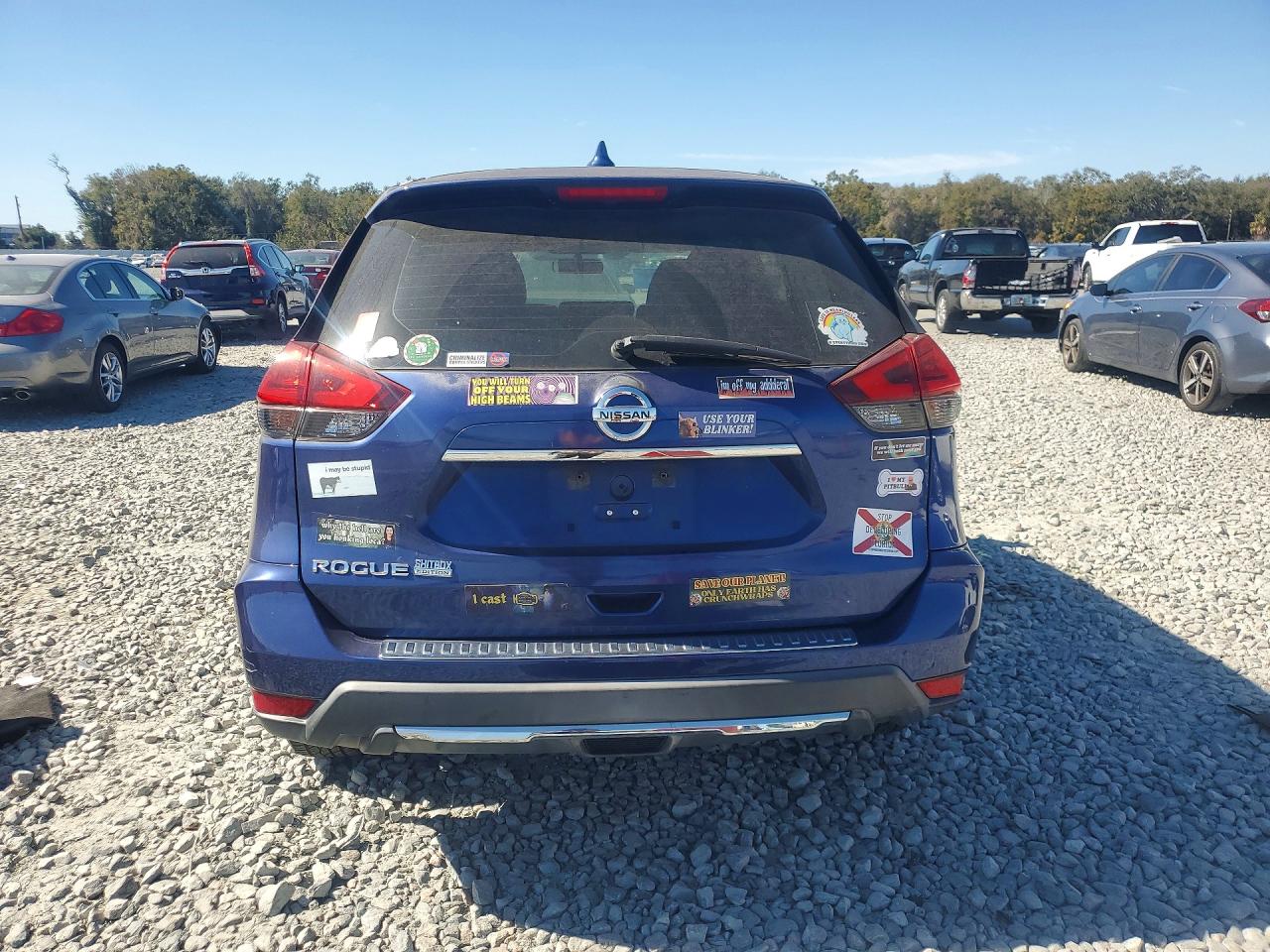 2017 NISSAN ROGUE