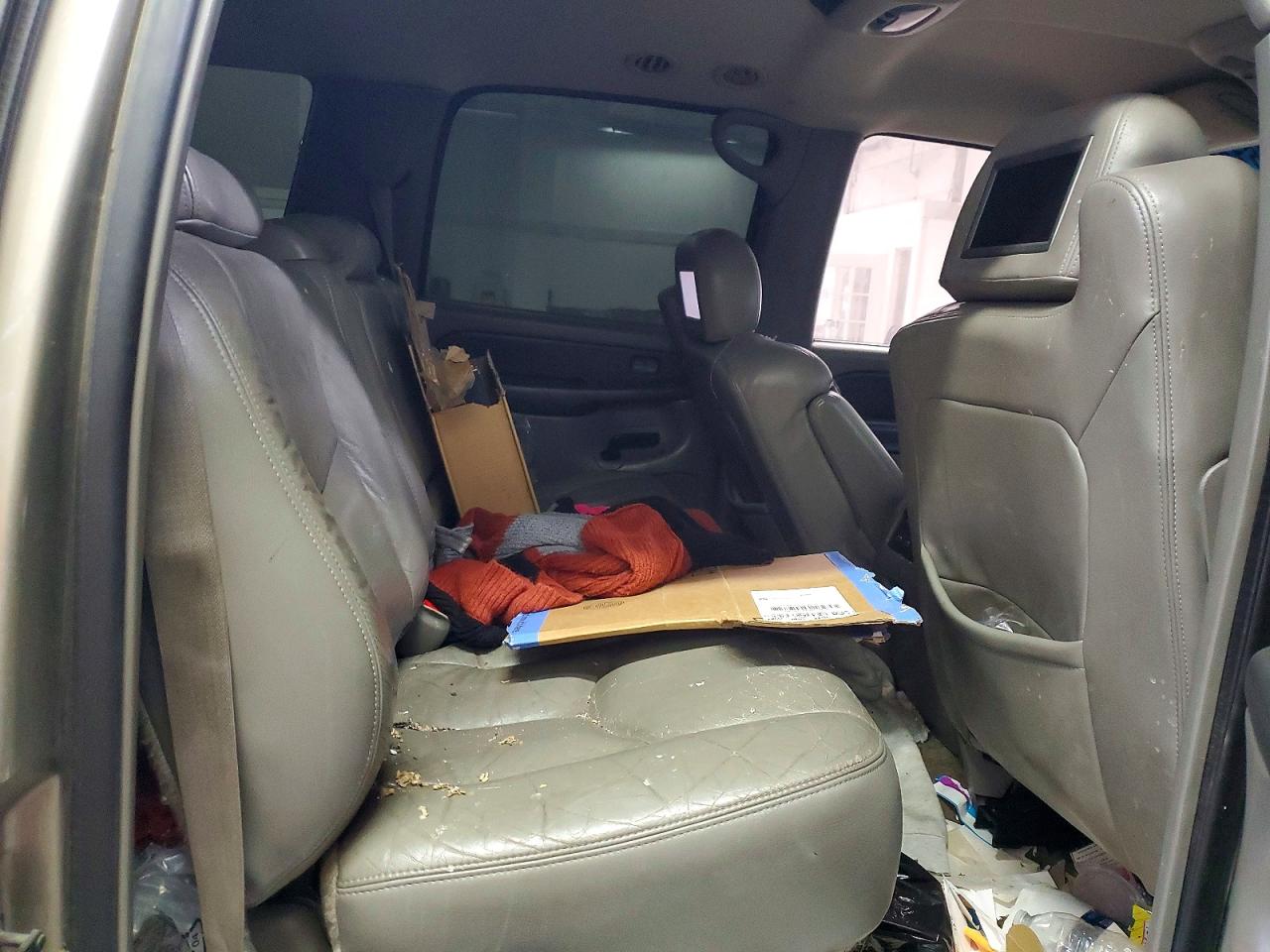 2003 CHEVROLET SUBURBAN