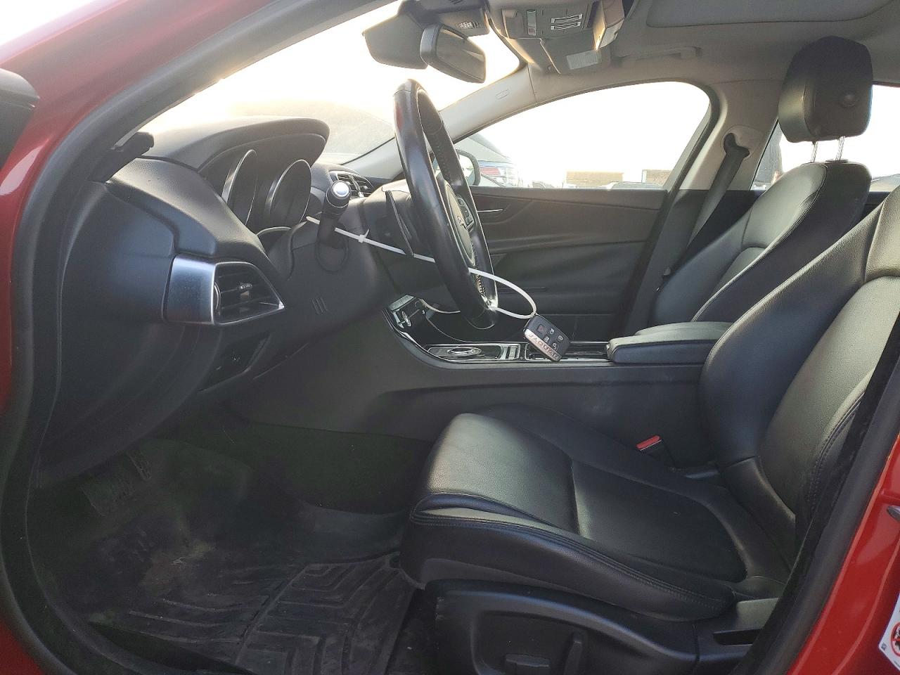 2018 JAGUAR XE