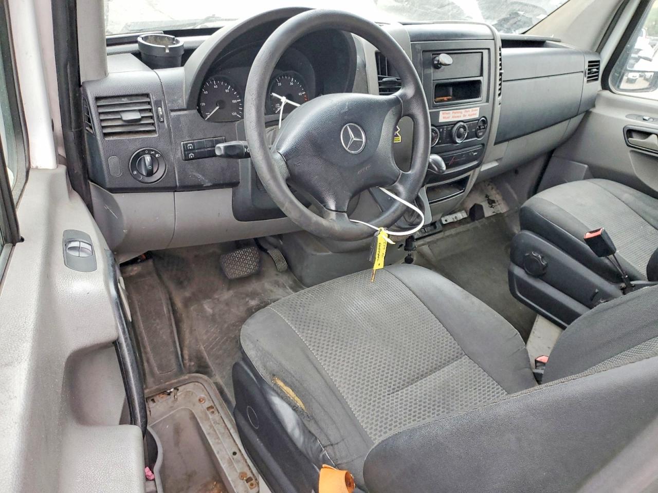 2011 MERCEDES-BENZ SPRINTER