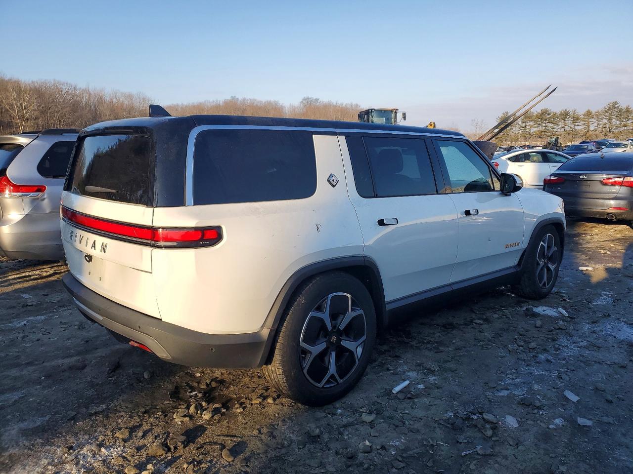 2023 RIVIAN RIS