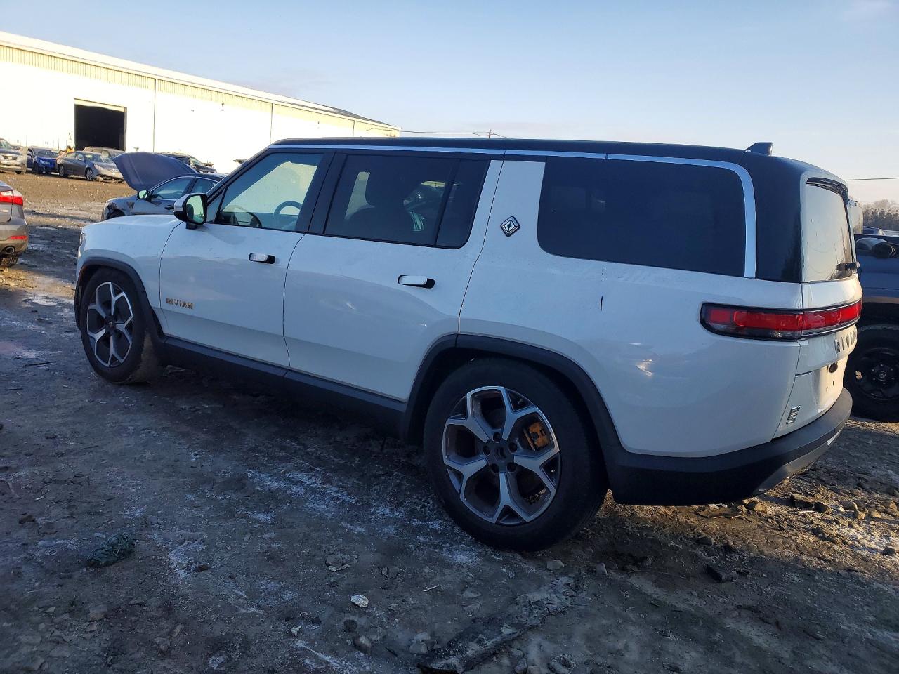 2023 RIVIAN RIS