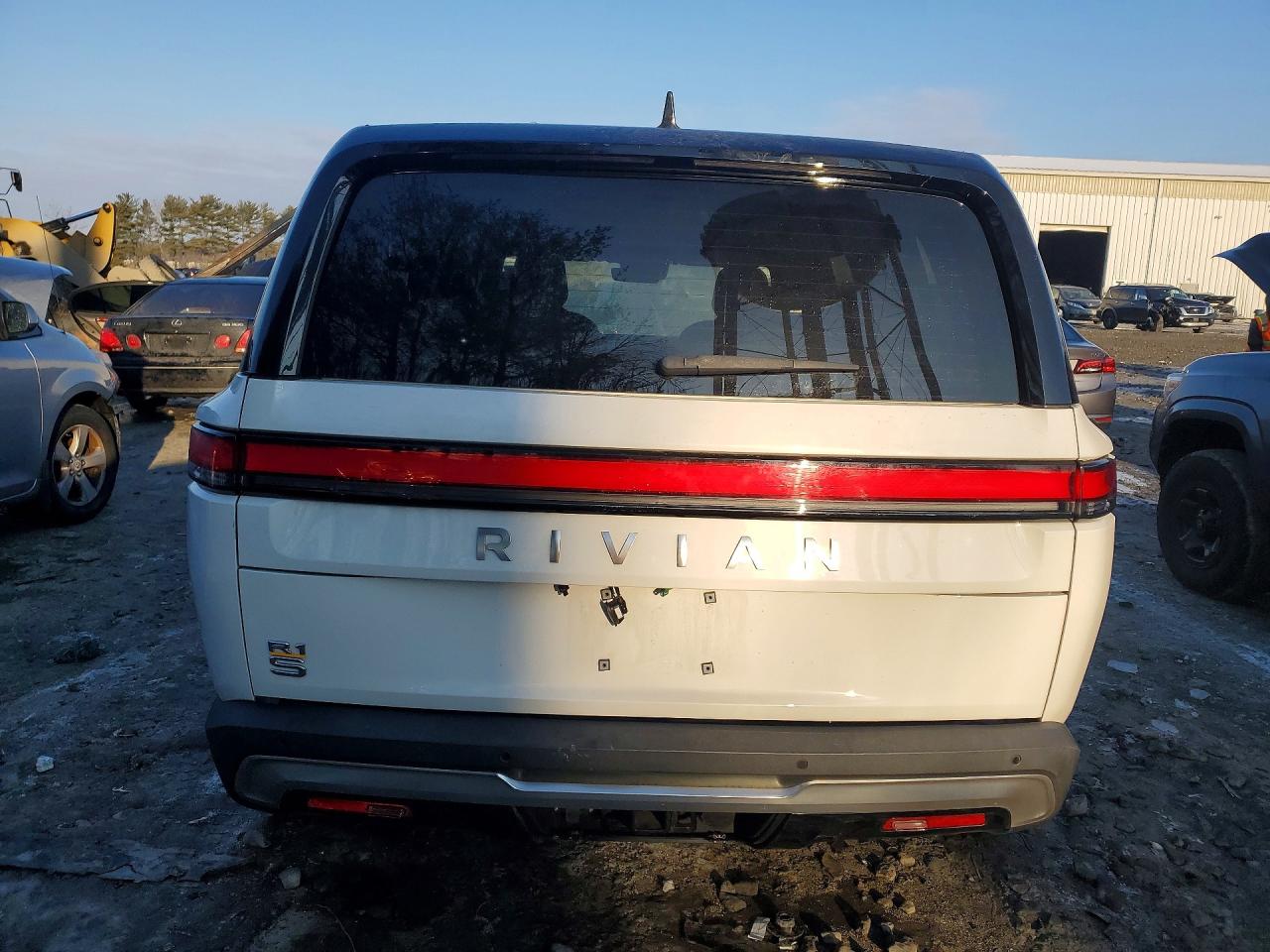 2023 RIVIAN RIS