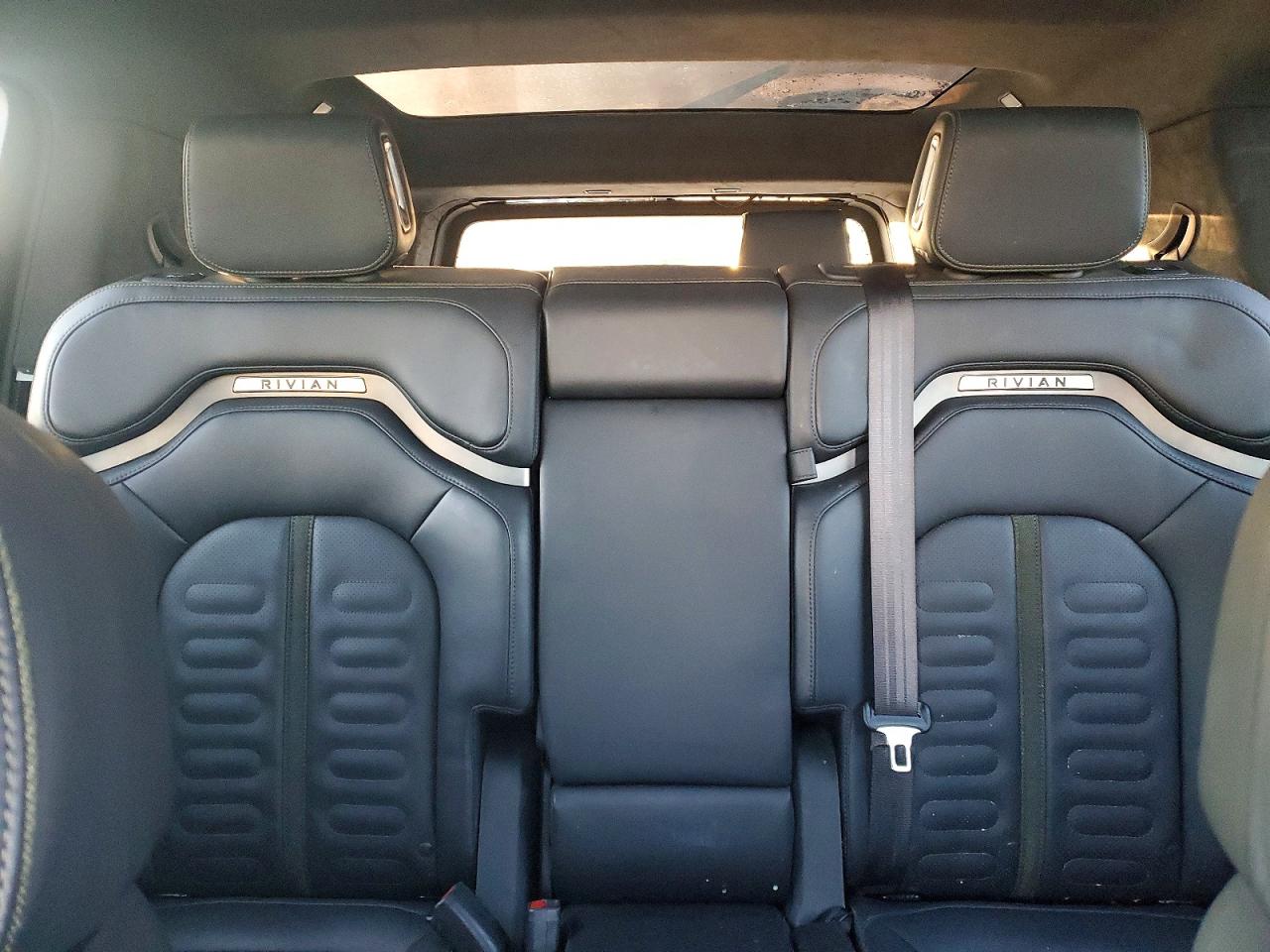 2023 RIVIAN RIS