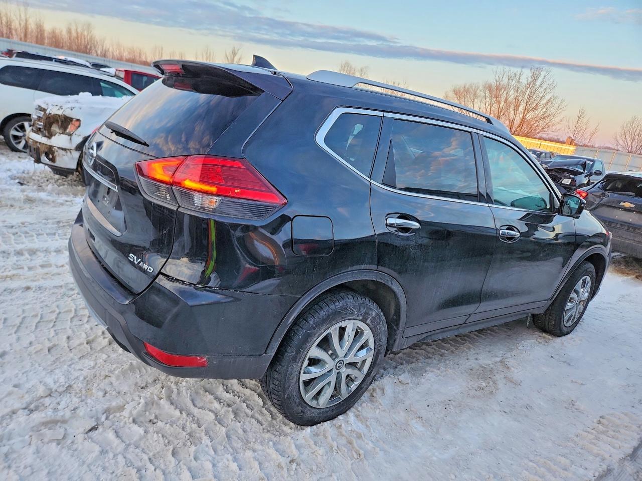 2017 NISSAN ROGUE