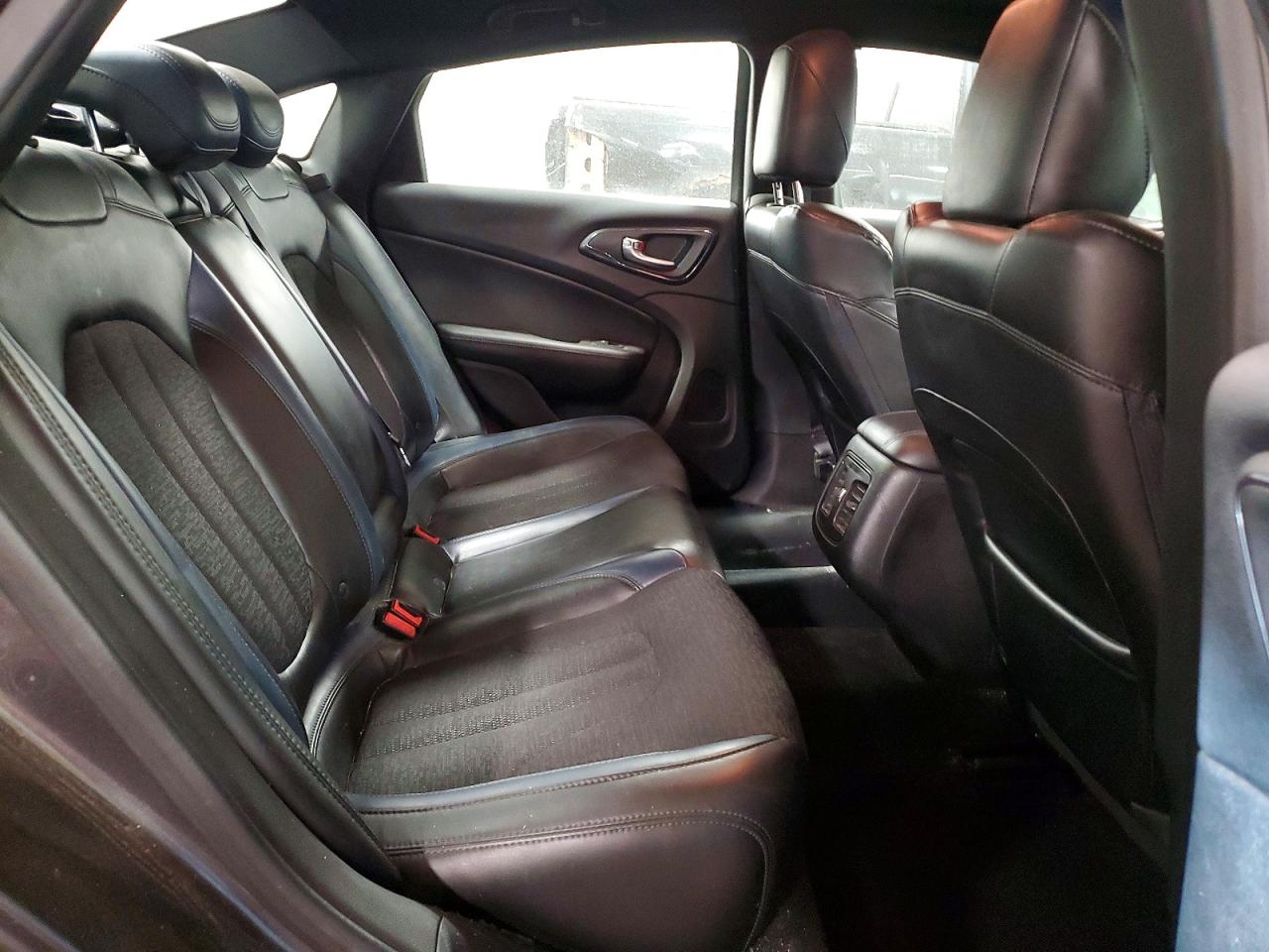 2015 CHRYSLER 200