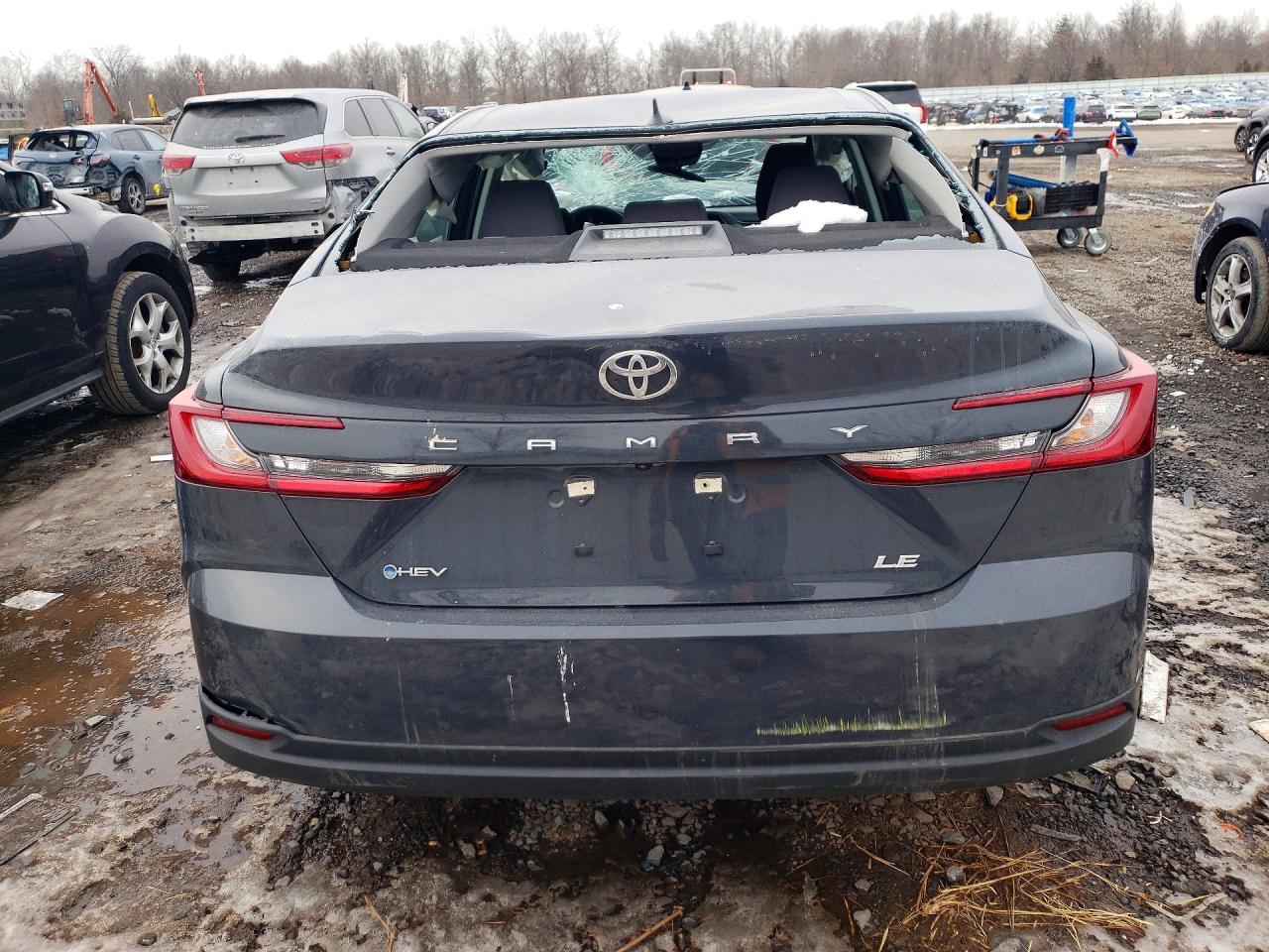 2025 TOYOTA CAMRY