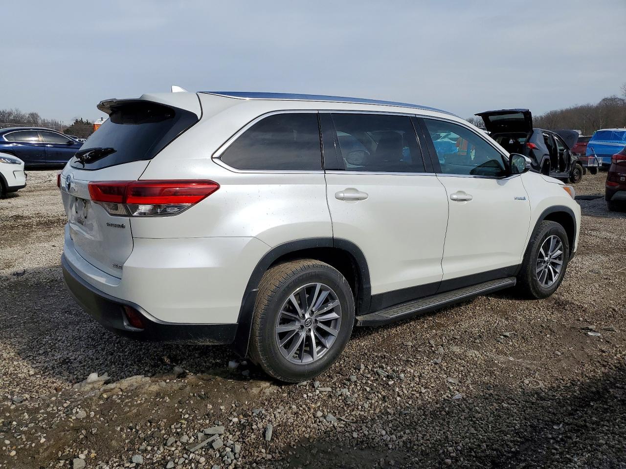 2019 TOYOTA HIGHLANDER