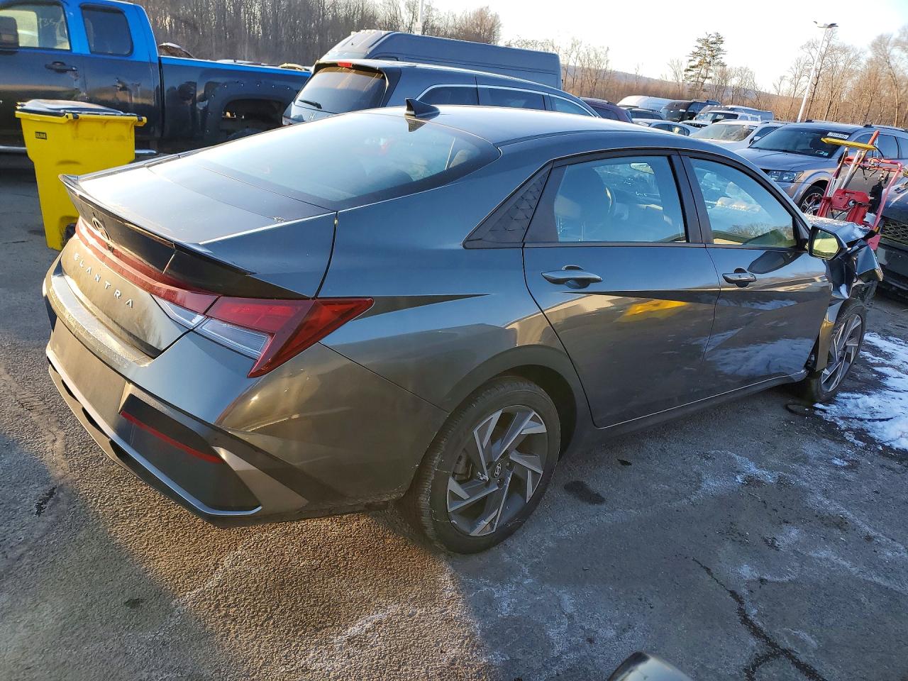 2025 HYUNDAI ELANTRA
