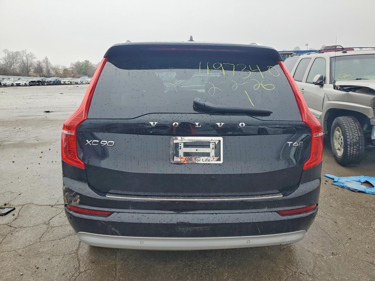 2022 VOLVO XC90