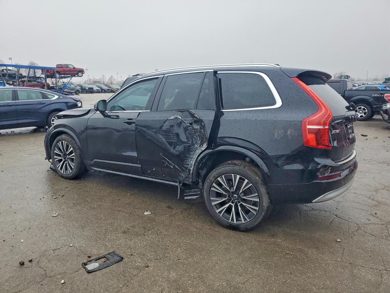 2022 VOLVO XC90