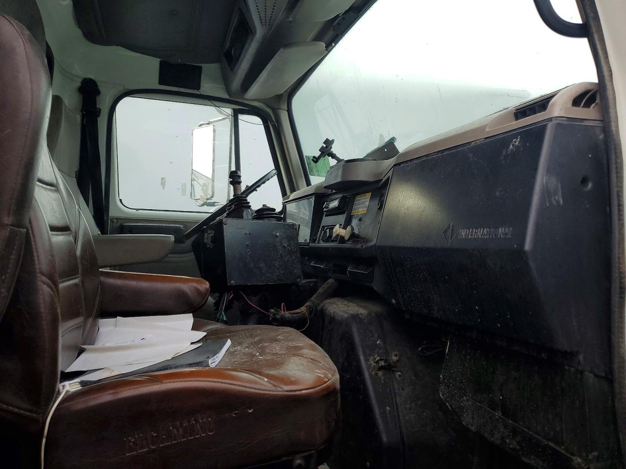 2000 INTERNATIONAL 4000 SERIE