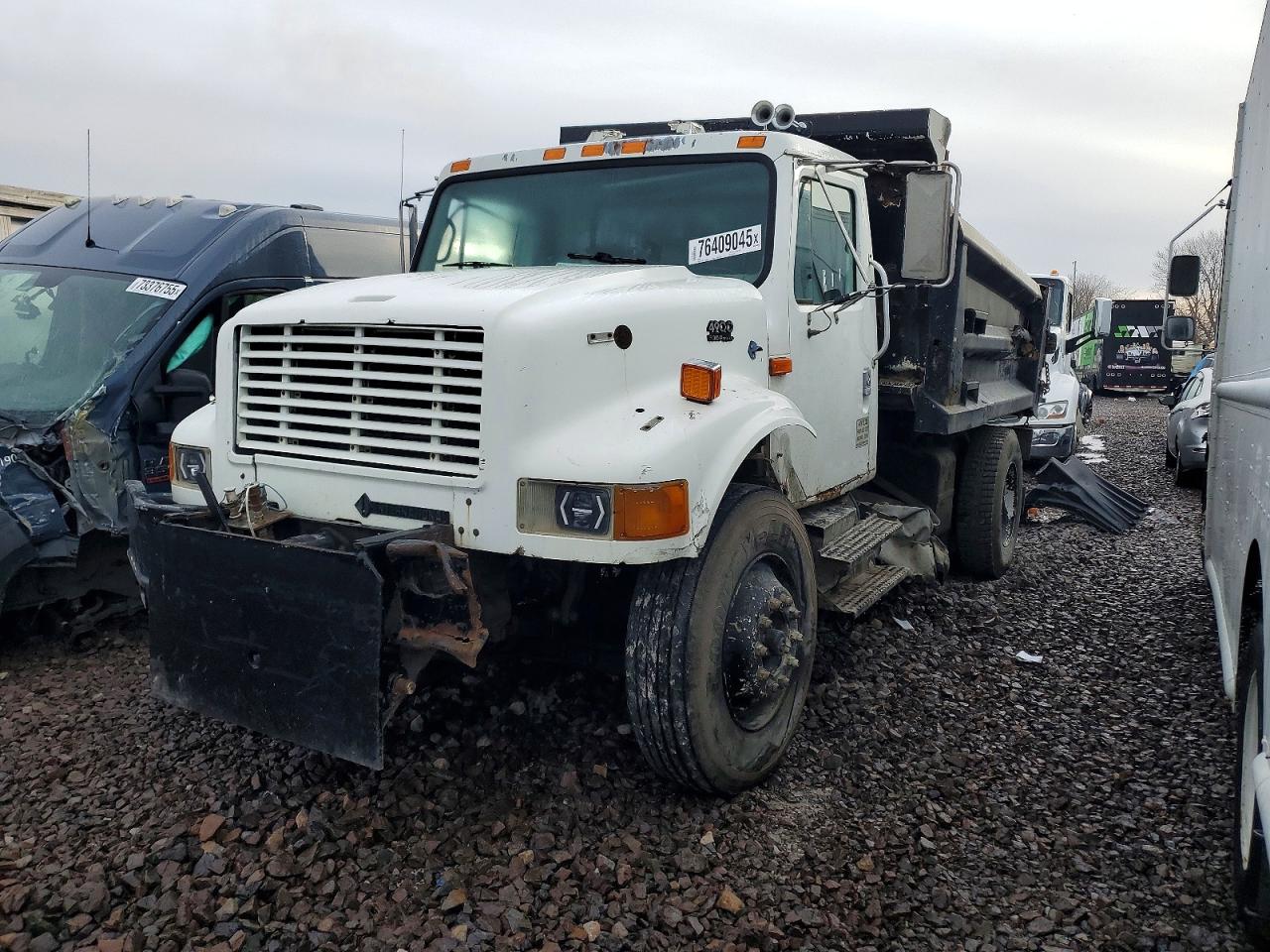 2000 INTERNATIONAL 4000 SERIE