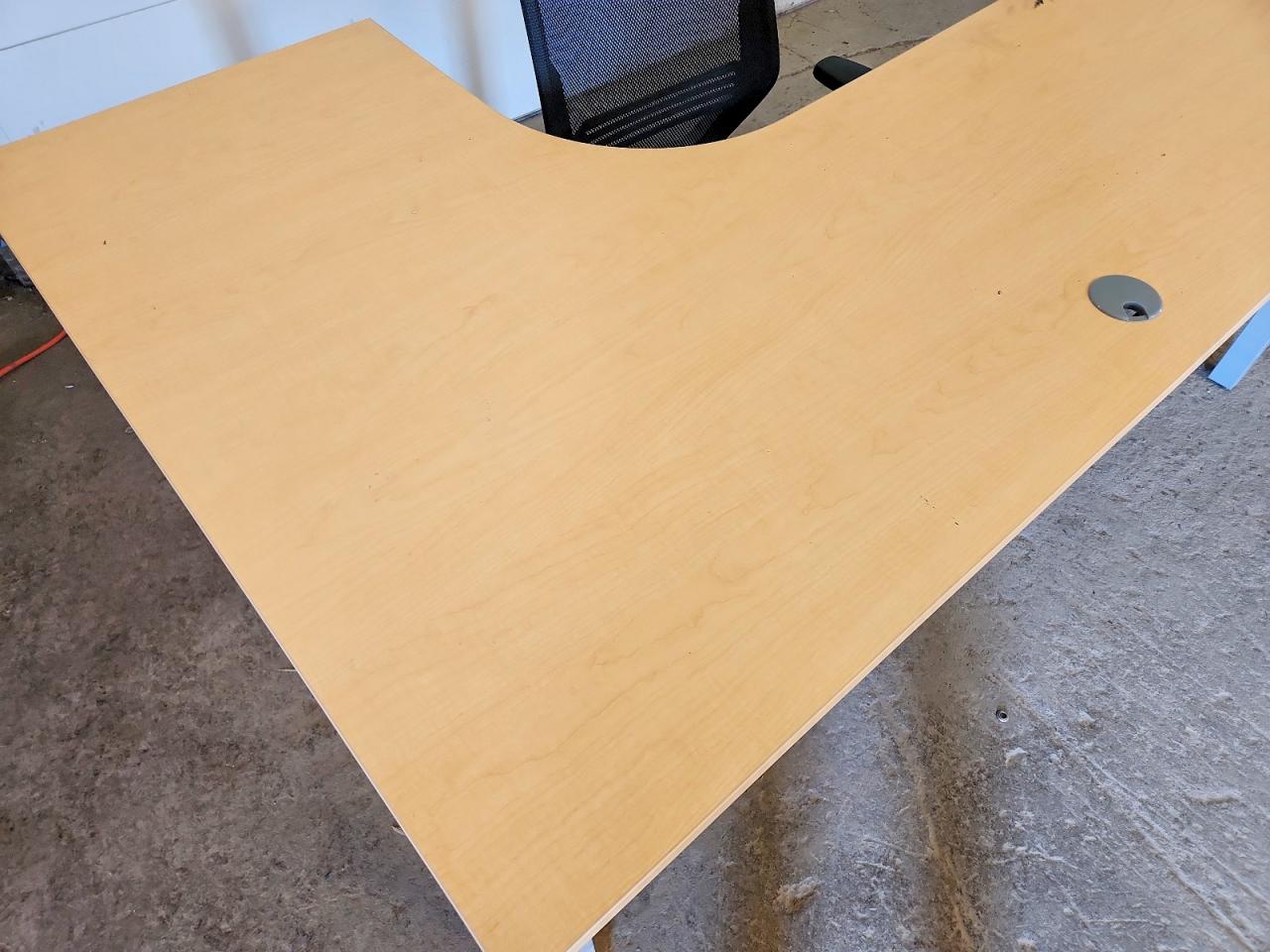 2000 DESK OFFICE FUR
