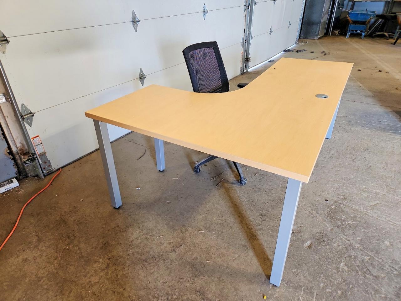 2000 DESK OFFICE FUR