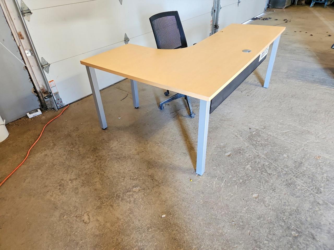 2000 DESK OFFICE FUR