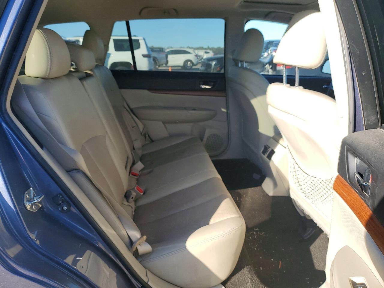 2014 SUBARU OUTBACK