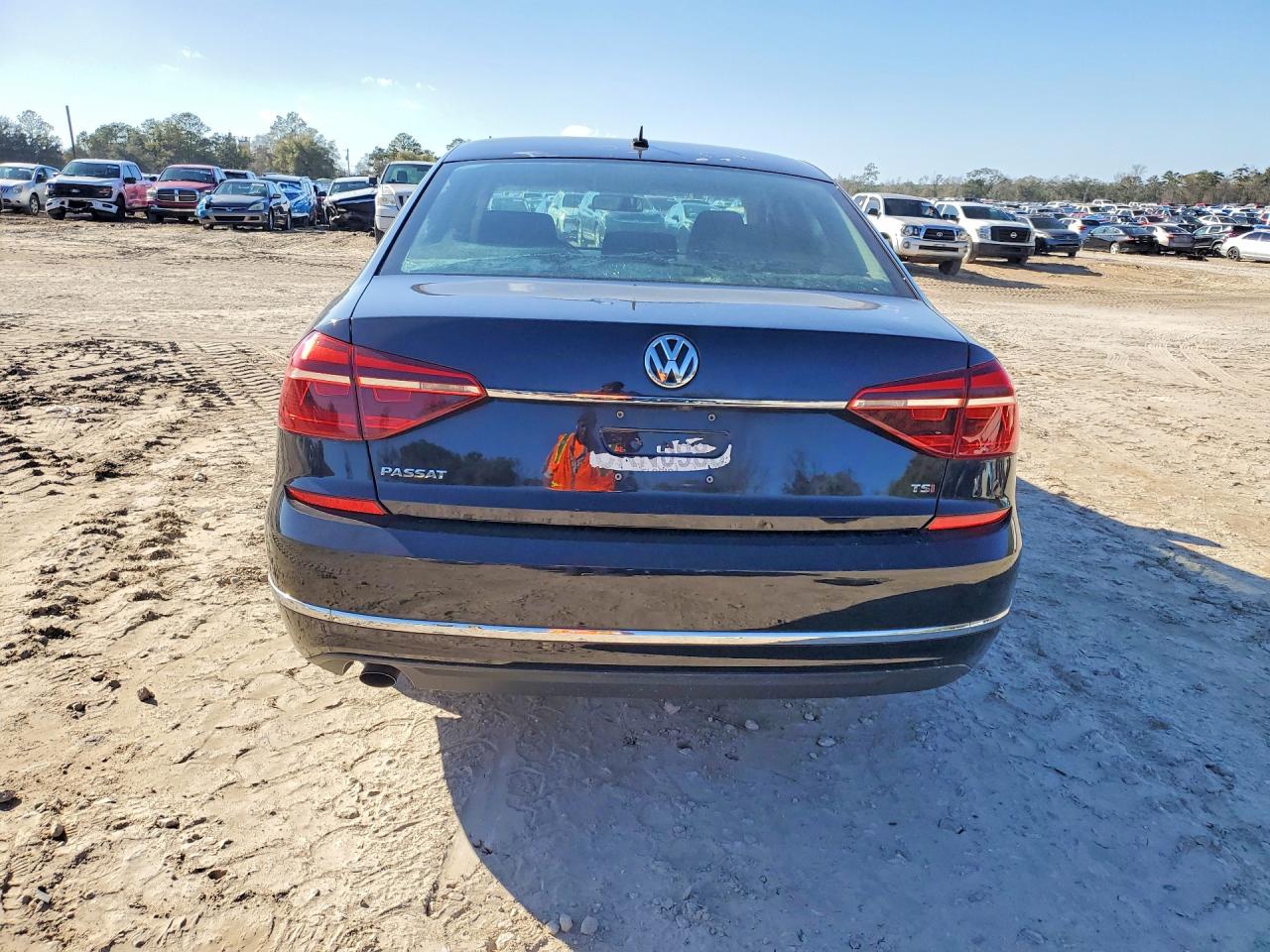 2017 VOLKSWAGEN PASSAT
