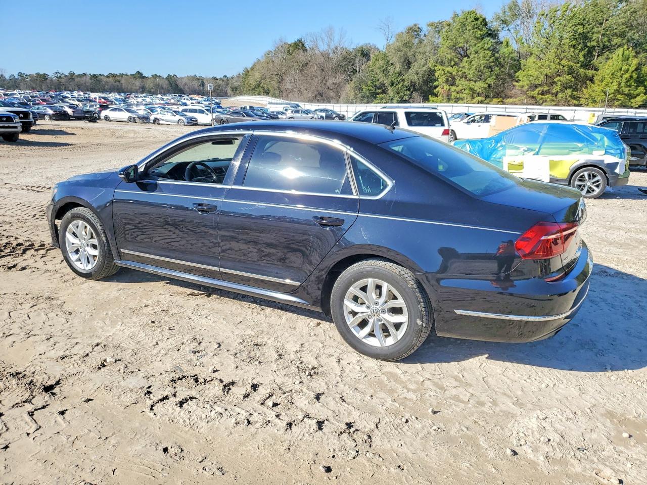 2017 VOLKSWAGEN PASSAT