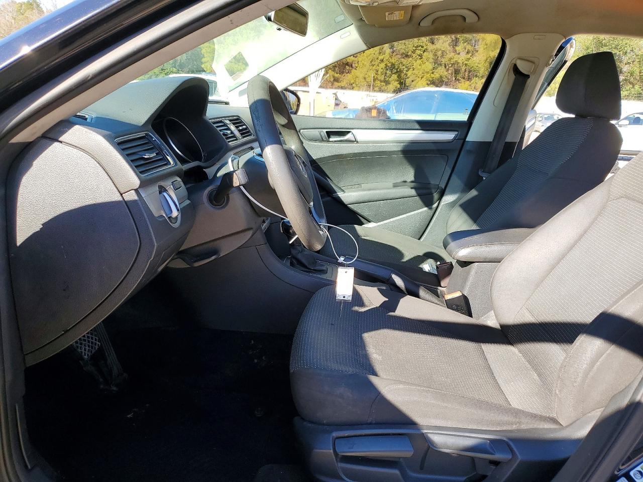 2017 VOLKSWAGEN PASSAT