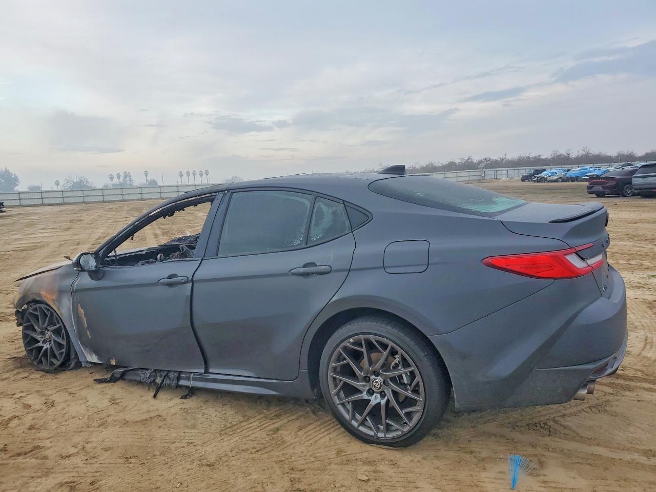 2025 TOYOTA CAMRY