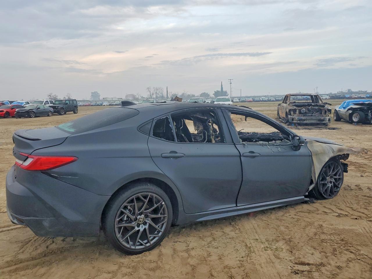 2025 TOYOTA CAMRY