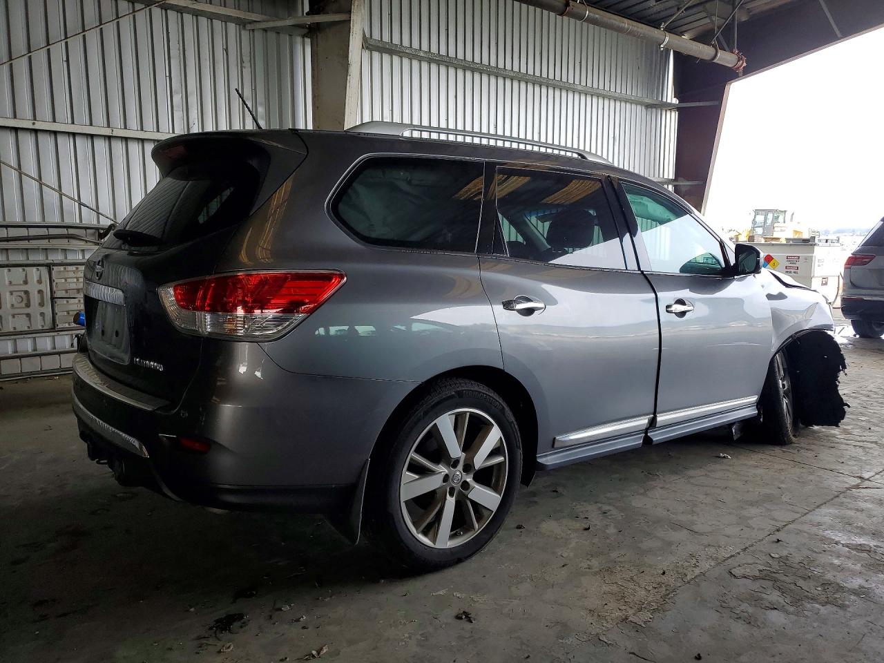 2016 NISSAN PATHFINDER