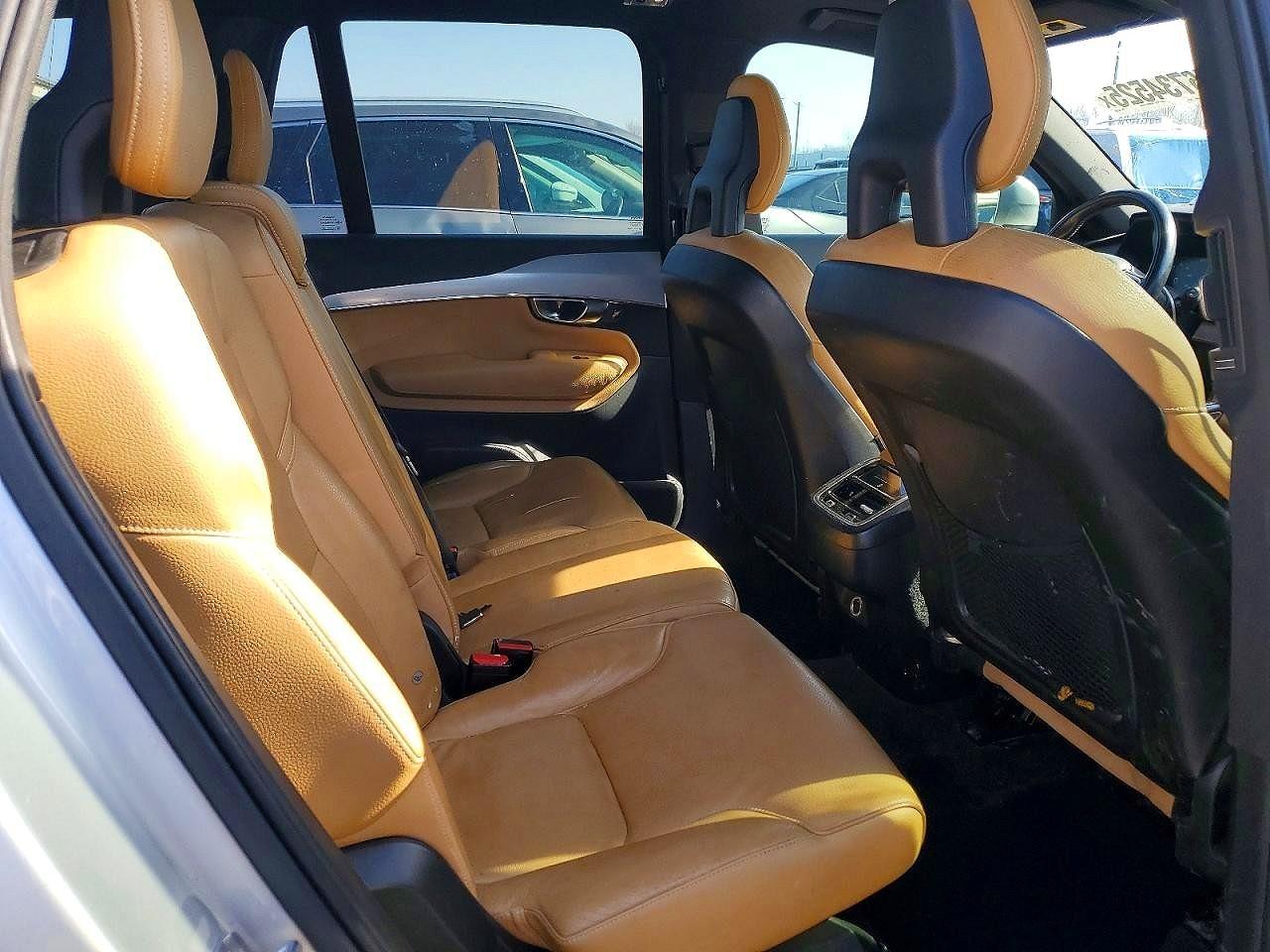 2018 VOLVO XC90